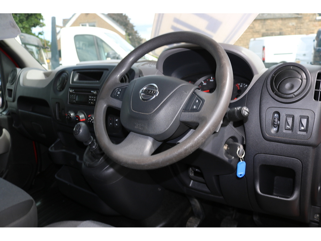 Nissan NV400  White #10