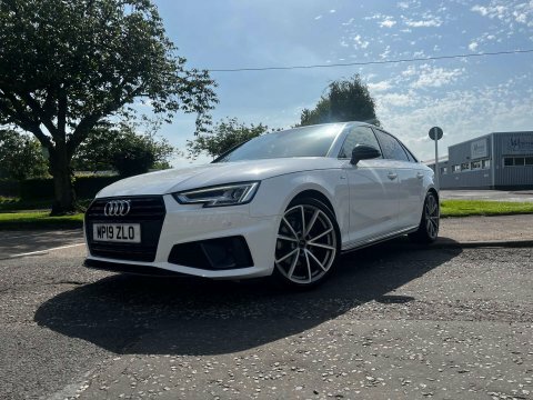 Audi A4 2.0 A4 Black White