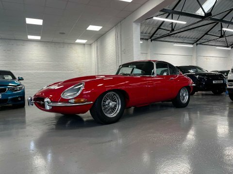 Jaguar E-Type 4.2 Coupe Red #2