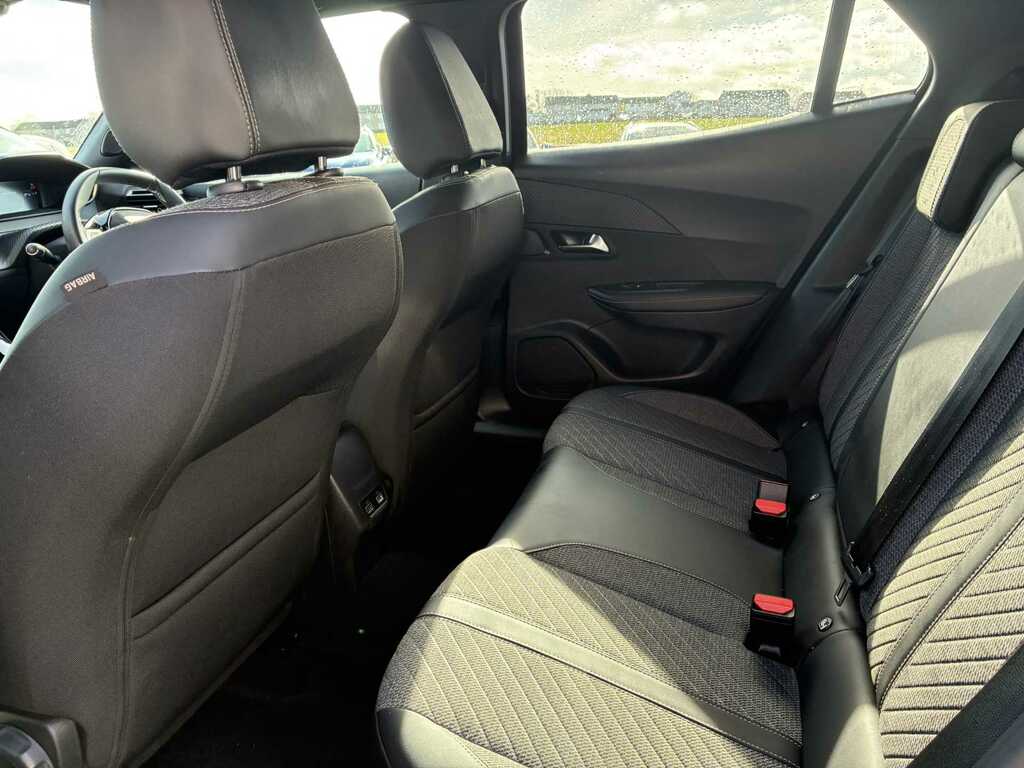 Peugeot 2008 Allure Puretech Ss YD74CDN #6