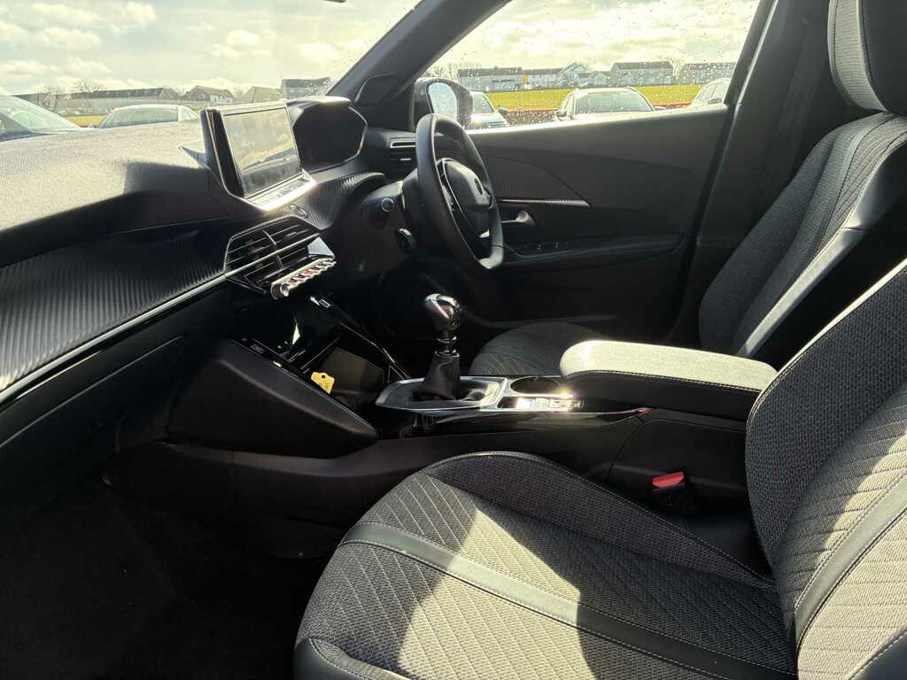 Peugeot 2008 Allure Puretech Ss YD74CDN #5