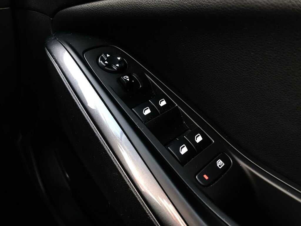 Vauxhall Grandland X Sri Nav Red #14