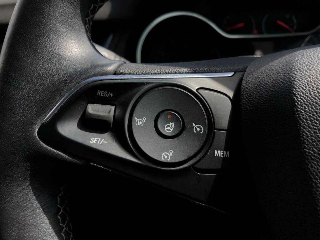 Vauxhall Grandland X Sri Nav Red #9