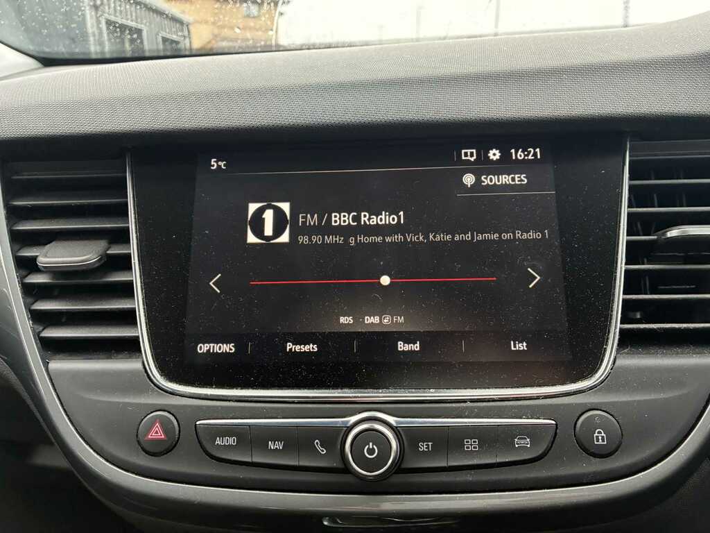 Vauxhall Crossland Hatchback Black #18