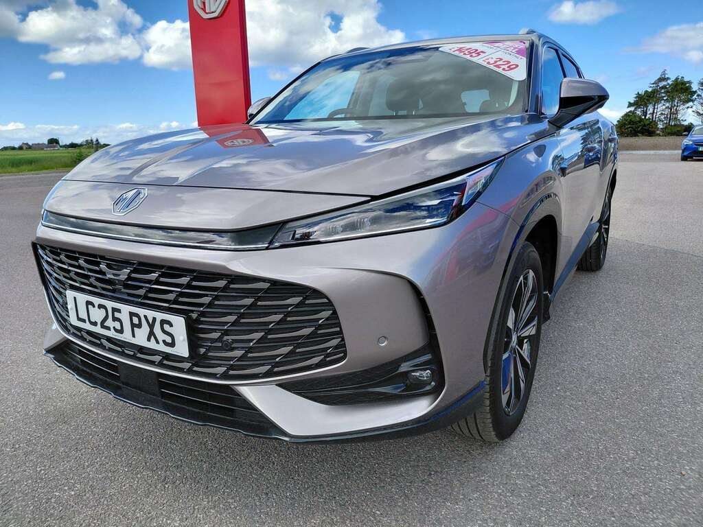 MG HS Trophy Auto