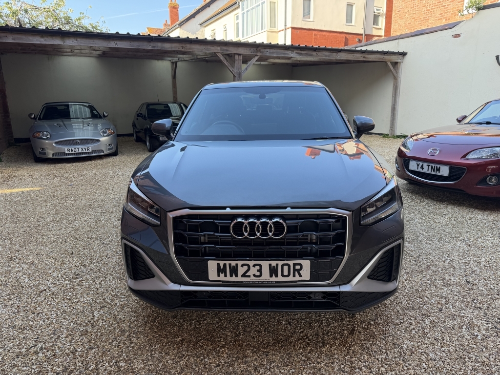 Audi Q2 1.5 Tfsi Cod 35 S Line Suv Grey #3