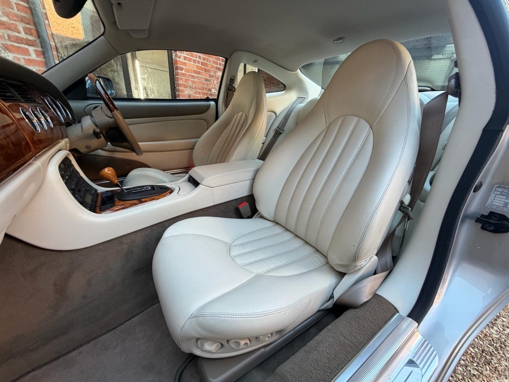 Jaguar XK8 4.0 V8 Coupe Silver #6