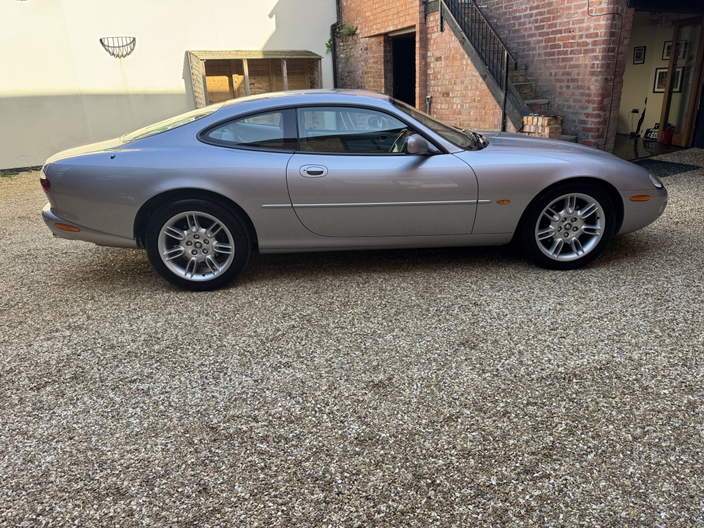 Jaguar XK8 Coupe 4.0 V8 Coupe Silver #5