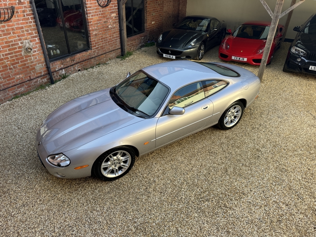 Jaguar XK8 Coupe 4.0 V8 Coupe Silver #3