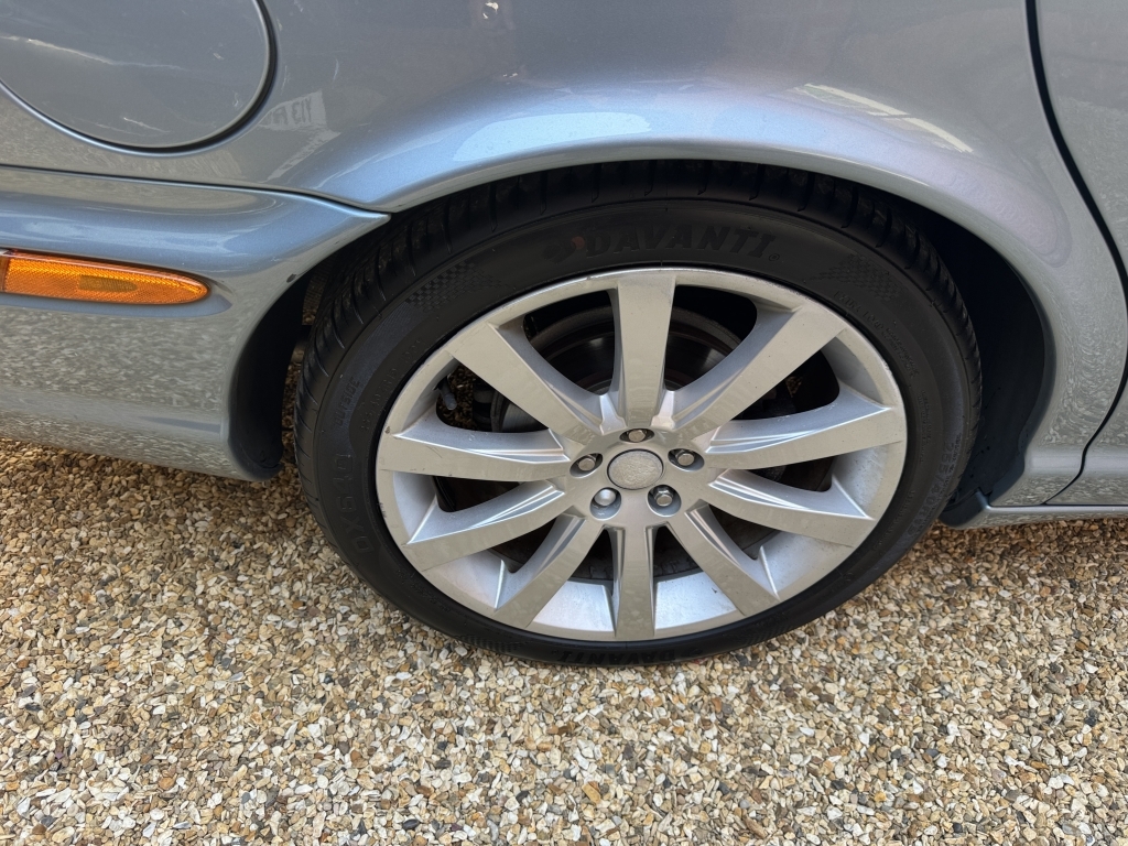 Jaguar XJ V6 Used Gold #17