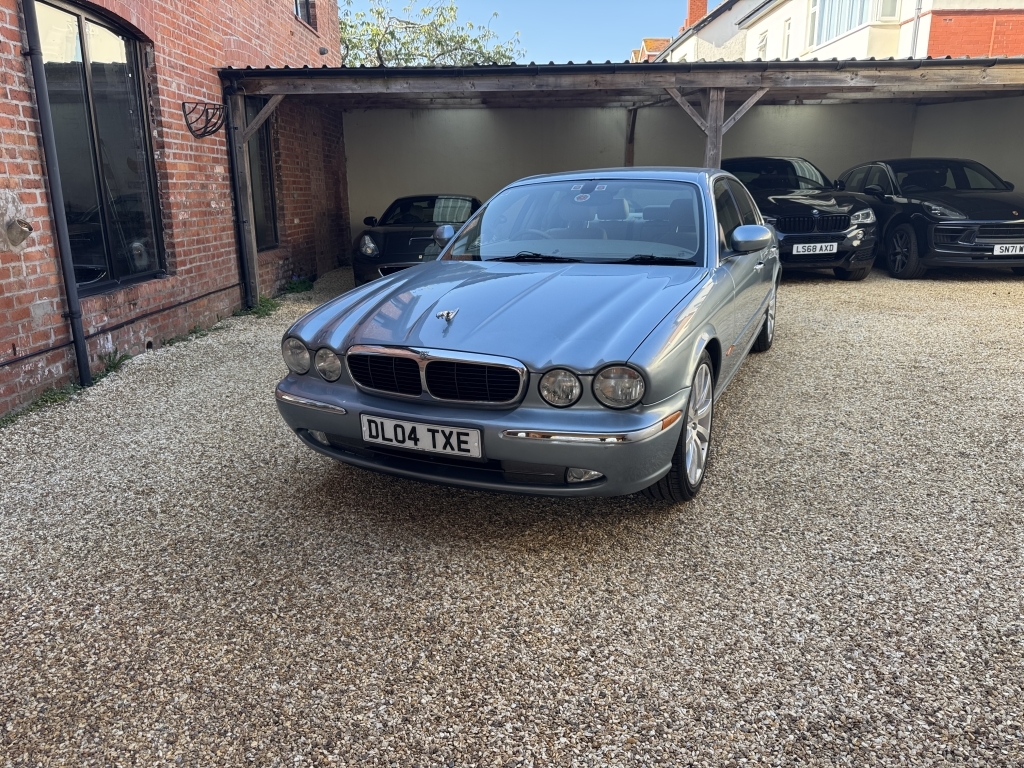 Jaguar XJ Saloon 3.0 V6 Blue #3