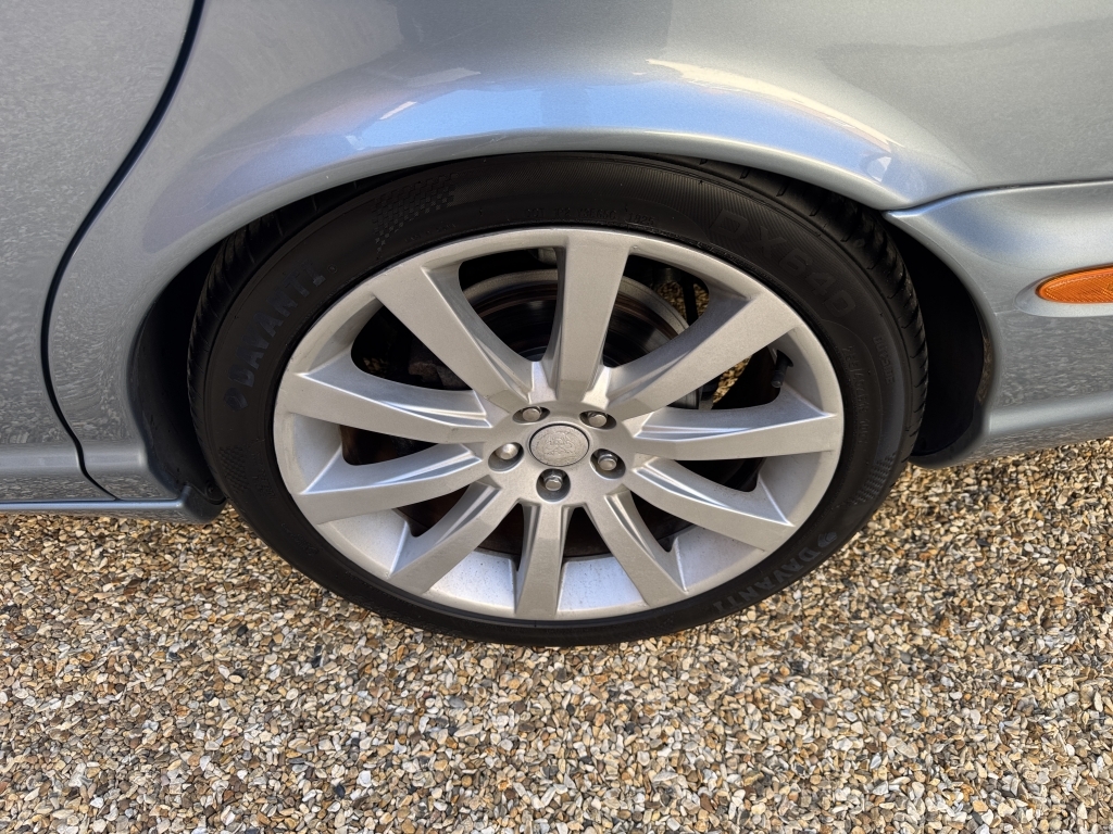 Jaguar XJ V6 Used Gold #20