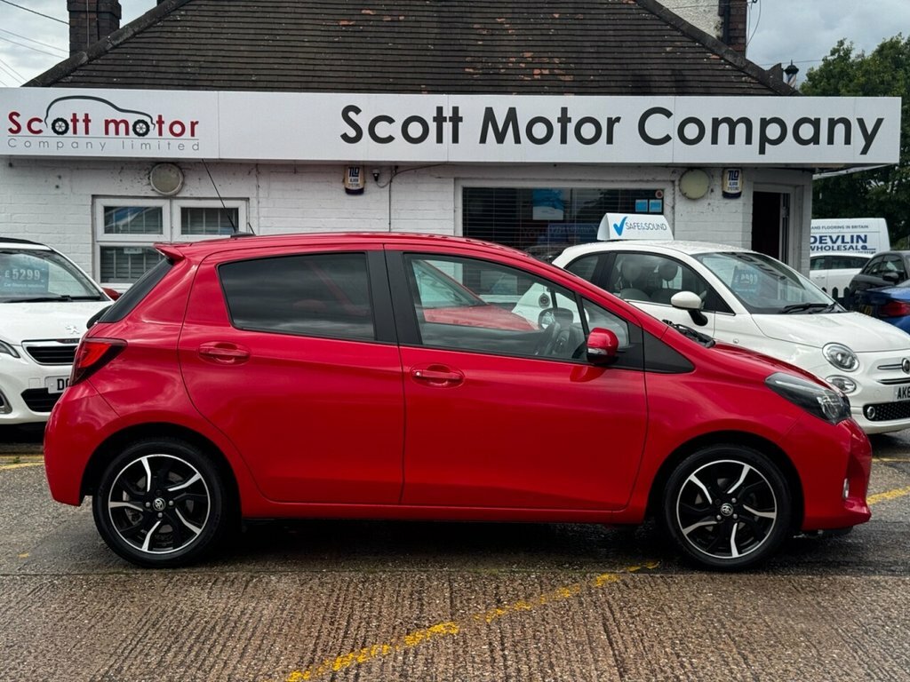 Toyota Yaris 1.3L Design GU51KAZ Red #6
