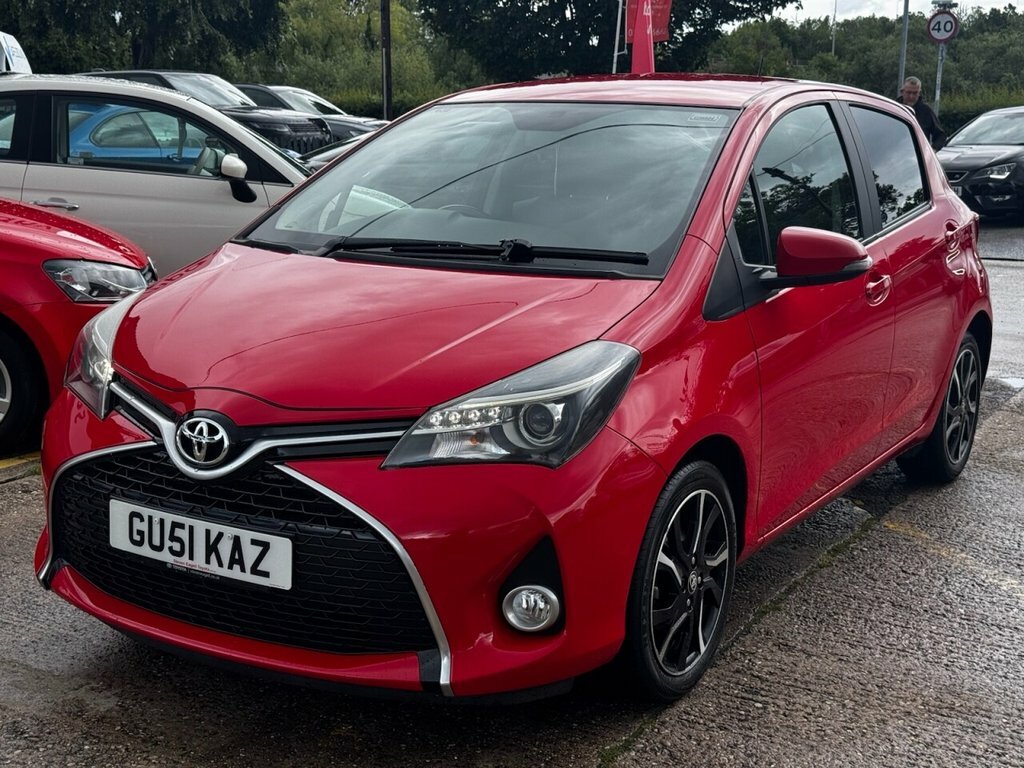 Toyota Yaris 1.3L Design GU51KAZ Red #4