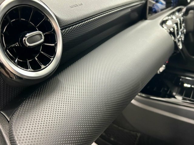 Mercedes-Benz A Class A 200 Amg Line Executive Silver #24