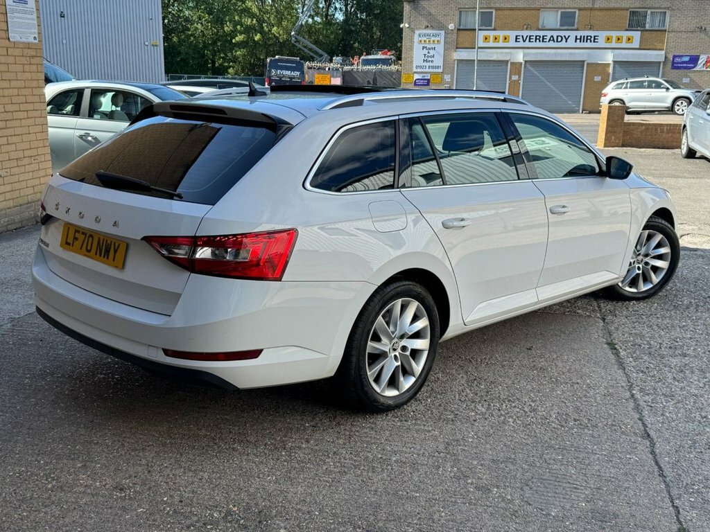Skoda Superb 2L Se White #5