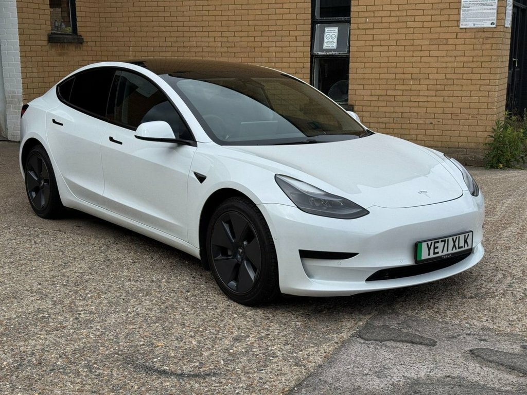 Tesla Model 3 Saloon White