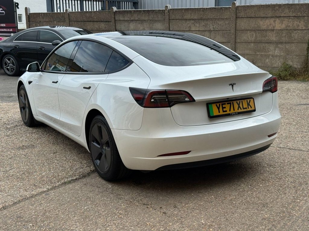 Tesla Model 3 Saloon YE71XLK White #5