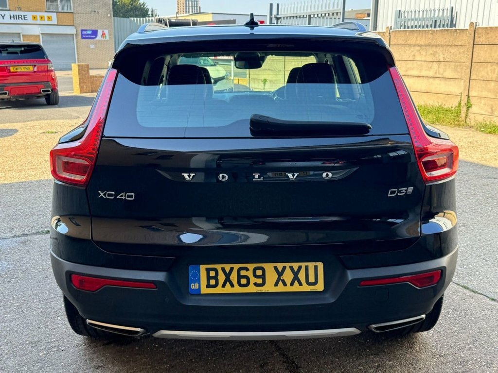 Volvo XC40 2L Inscription Black #5