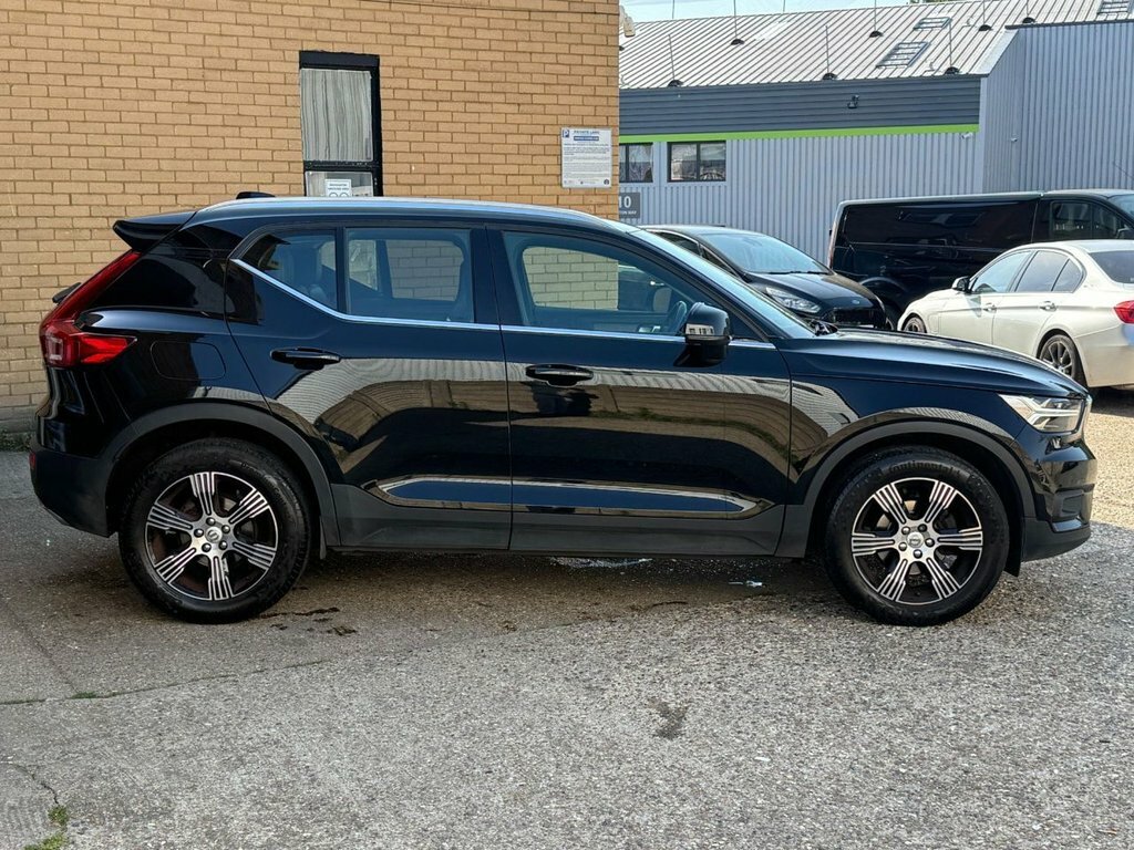 Volvo XC40 2L Inscription Black #3