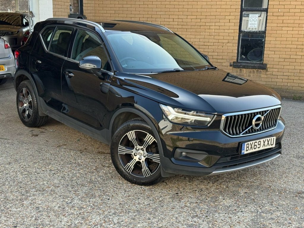Volvo XC40 2L Inscription Black #2