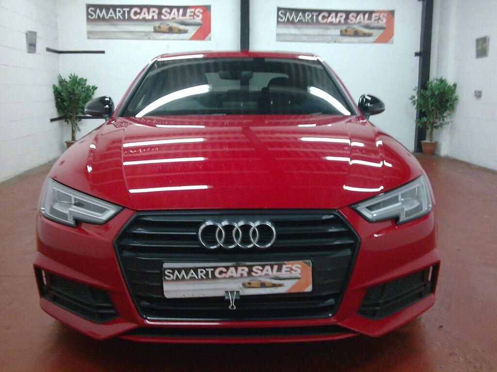 Audi A4 Black Edition Red #4