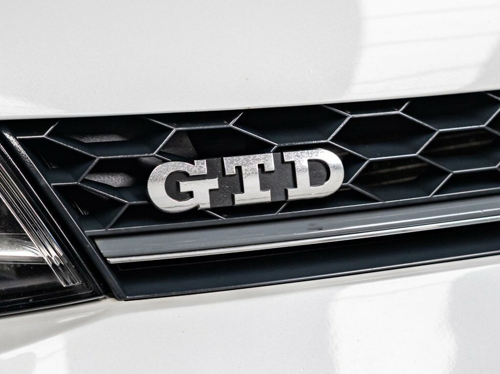 Volkswagen Golf 2L Gtd SY65GTD White #4