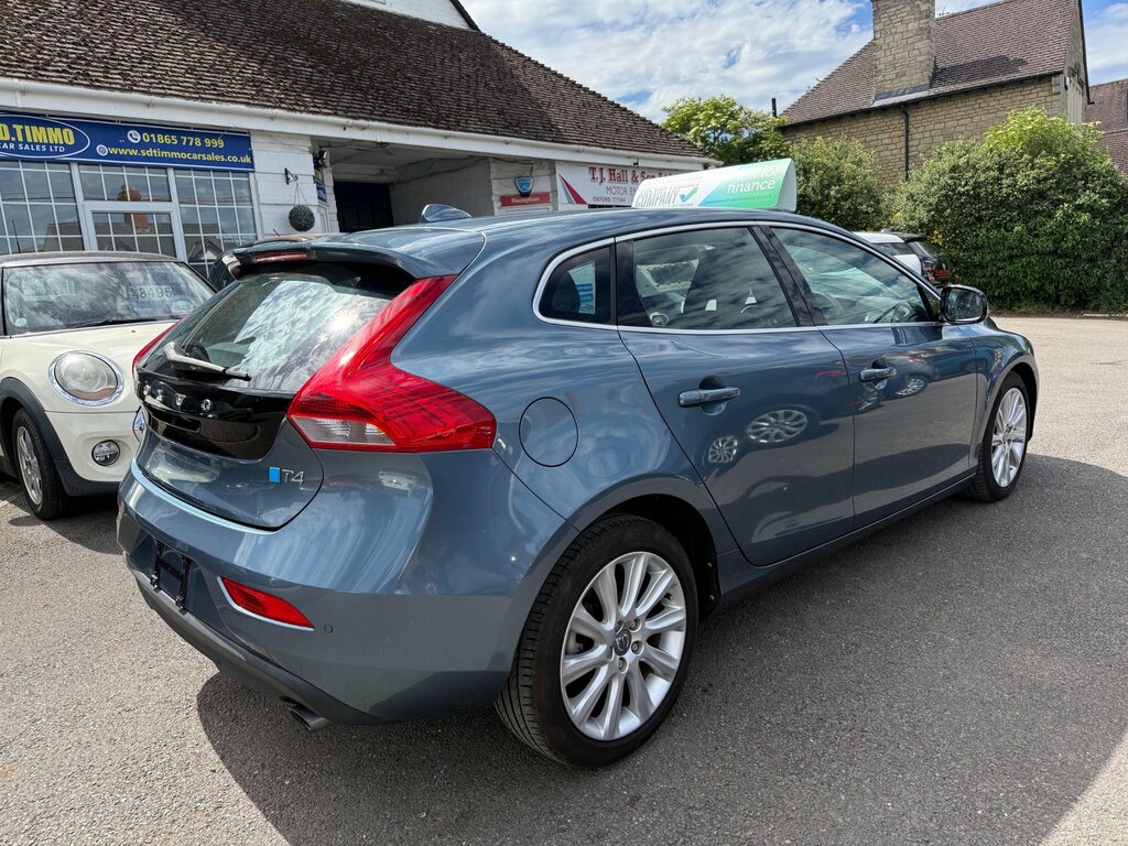 Volvo V40 Hatchback Blue #6