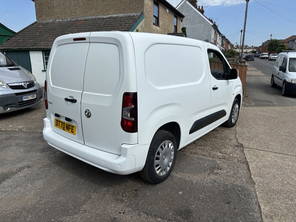 Vauxhall Combo 1.5 Turbo D 2300 Sportive White #5