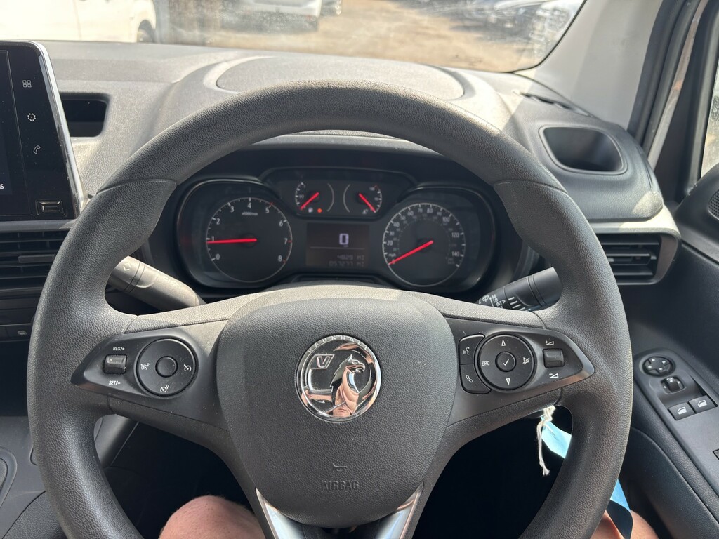 Vauxhall Combo Combo-e 2300 Sportive Grey #9
