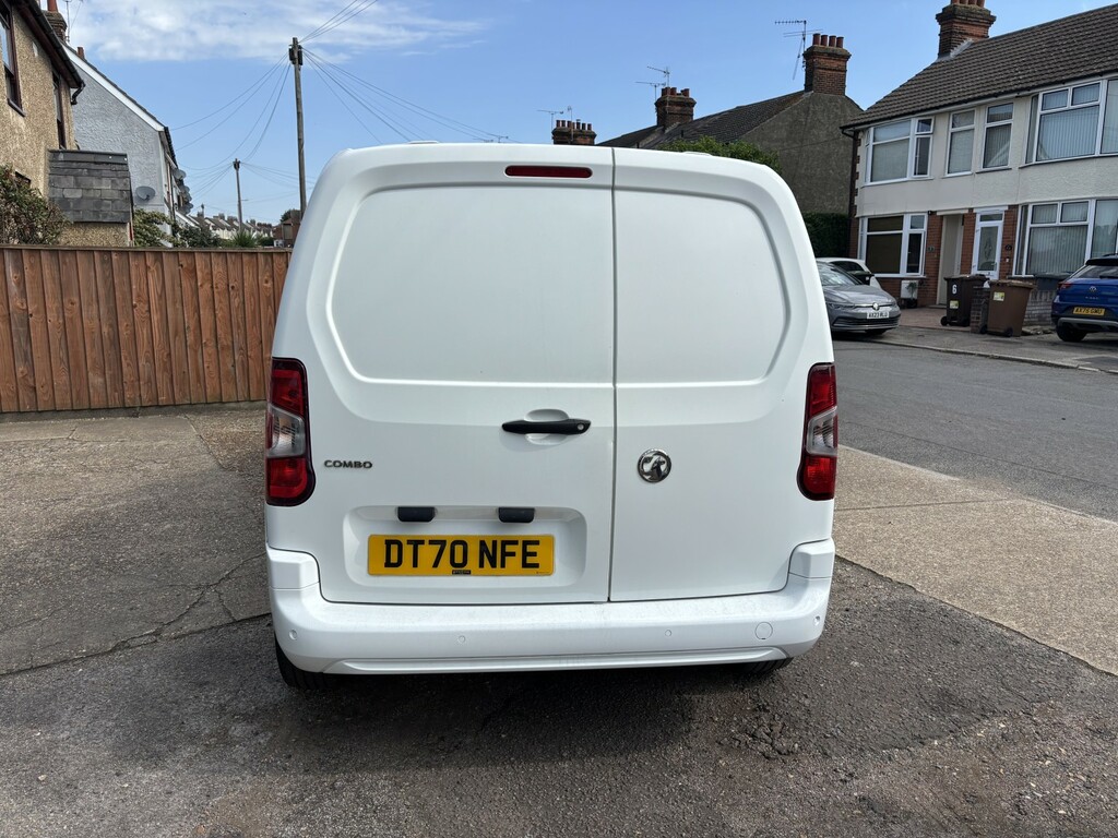 Vauxhall Combo 1.5 Turbo D 2300 Sportive White #4