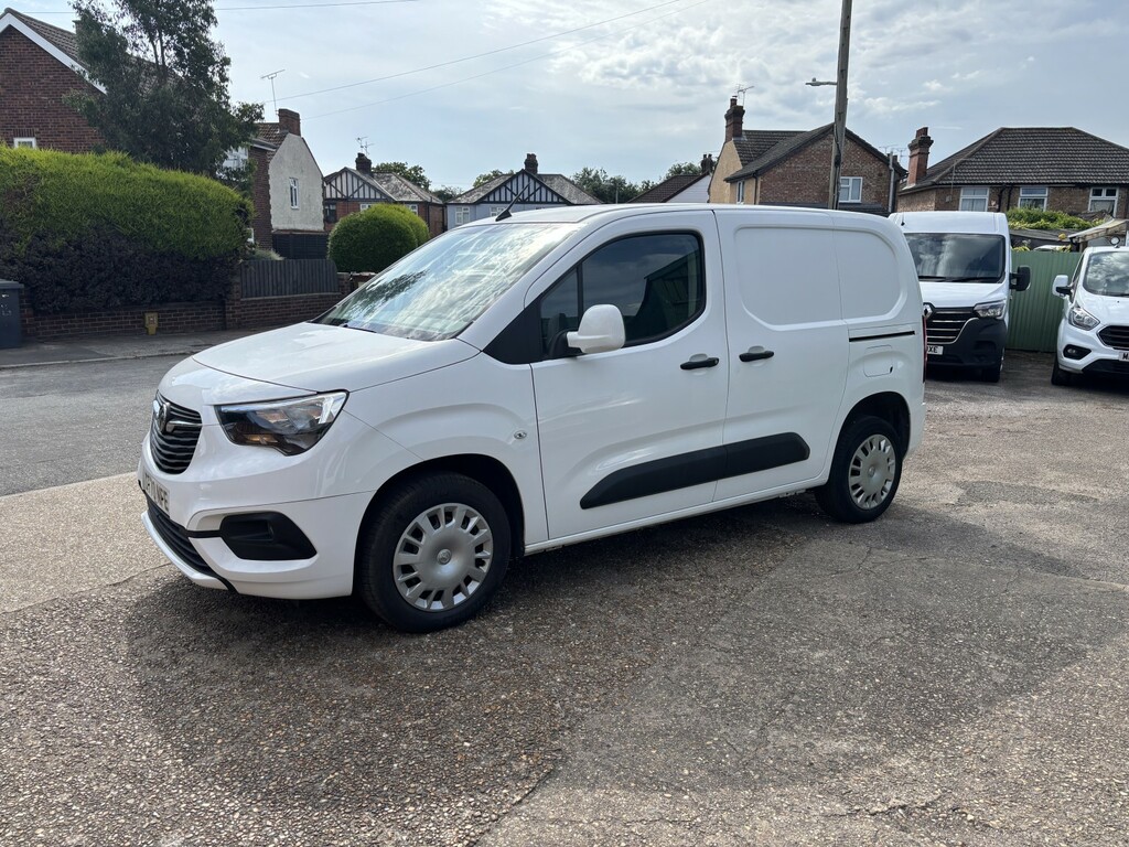 Vauxhall Combo 1.5 Turbo D 2300 Sportive White #2