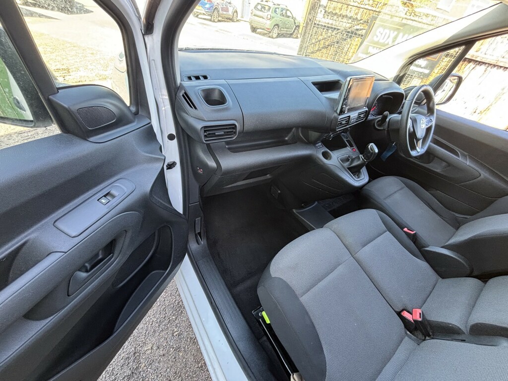 Vauxhall Combo 1.6 Turbo D 2300 Sportive White #6