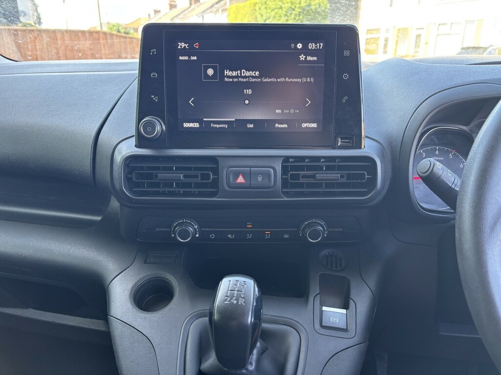Vauxhall Combo 1.5L Edition White #7