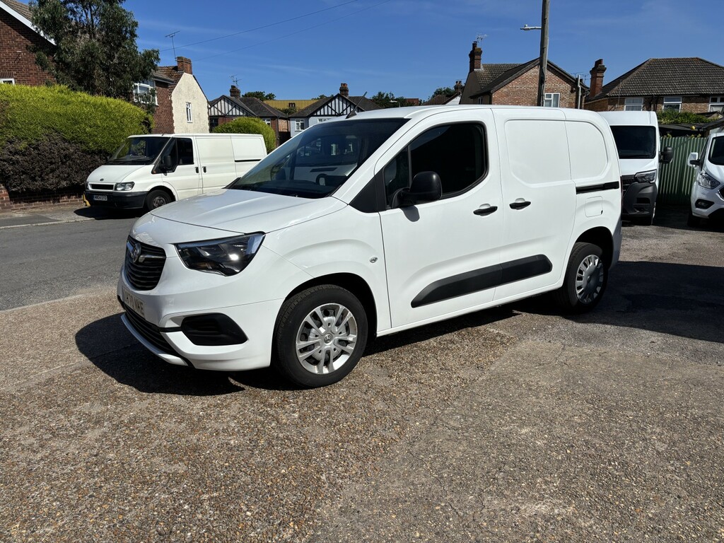 Vauxhall Combo 1.6 Turbo D 2300 Sportive White #2