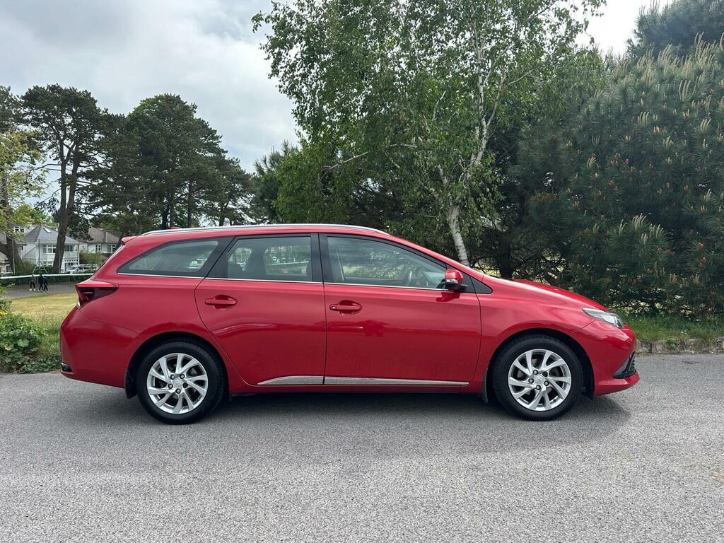 Toyota Auris 1.2 Vvt-i Business Edition Touring Sports Euro 6 GD16WZE Red #3