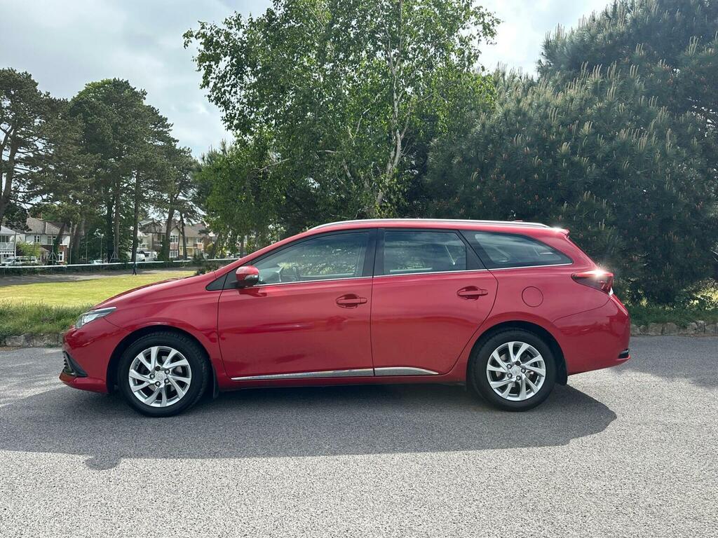 Toyota Auris 1.2 Vvt-i Business Edition Touring Sports Euro 6 GD16WZE Red #4