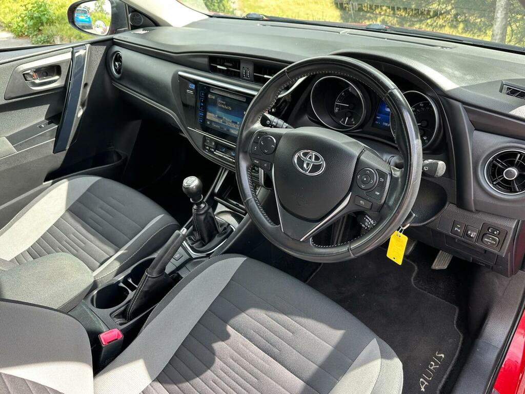 Toyota Auris 1.2 Vvt-i Business Edition Touring Sports Euro 6 GD16WZE Red #6
