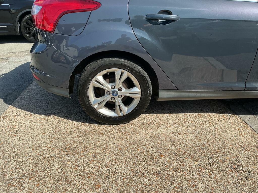 Ford Focus 1.6 Zetec Hatchback Euro 5 105 Grey #6