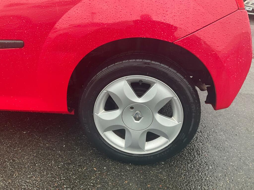Renault Twingo 1.2 16V Dynamique Hatchback Euro Red #4
