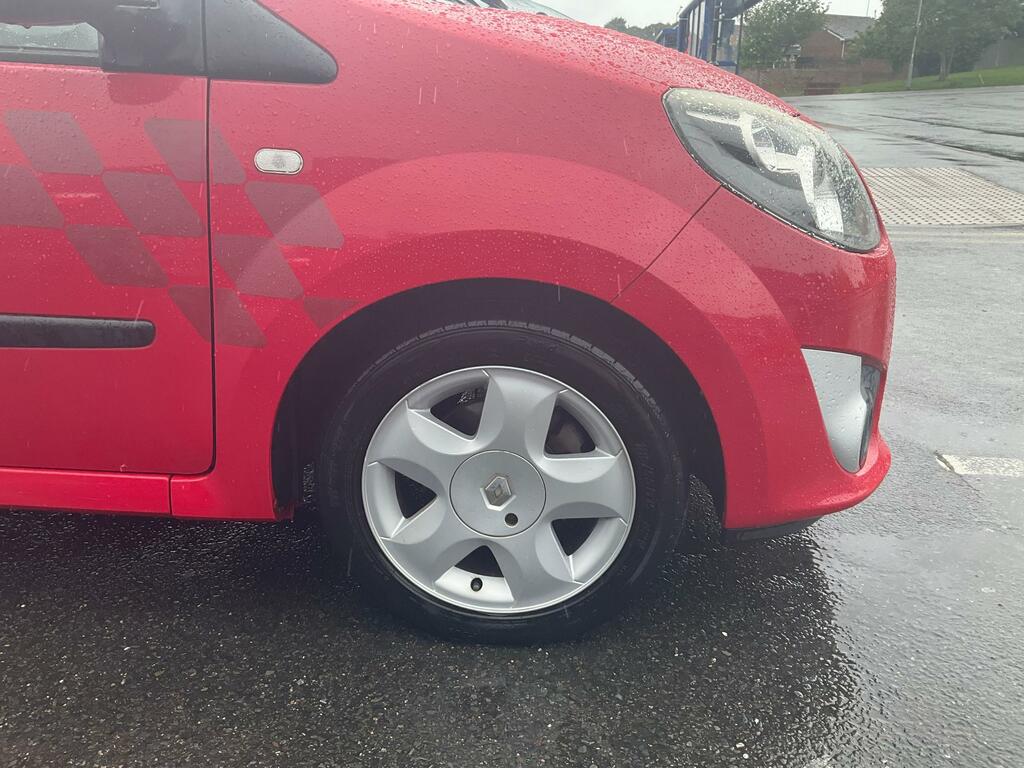 Renault Twingo 1.2 16V Dynamique Hatchback Euro Red #2