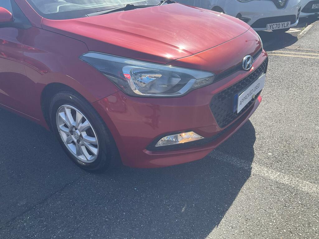 Hyundai I20 1.2 Se Hatchback Euro 6 84 Ps Red #2