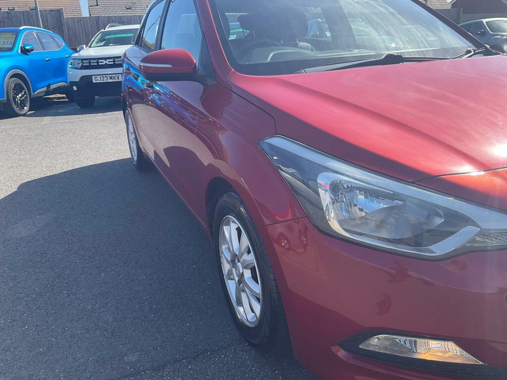 Hyundai I20 1.2 Se Hatchback Euro 6 84 Ps Red #3