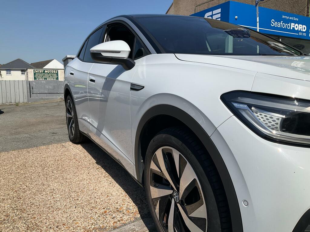 Volkswagen ID.5 Pro Performance 77Kwh Style Suv White #3