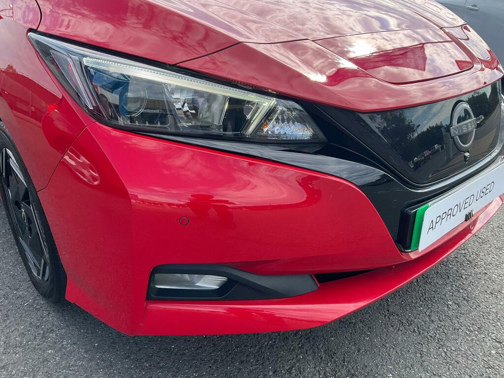 Nissan Leaf 39Kwh Acenta Hatchback 150 Ps Red #2