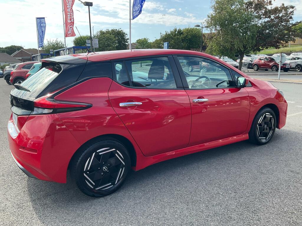 Nissan Leaf 39Kwh Acenta Hatchback 150 Ps Red #5