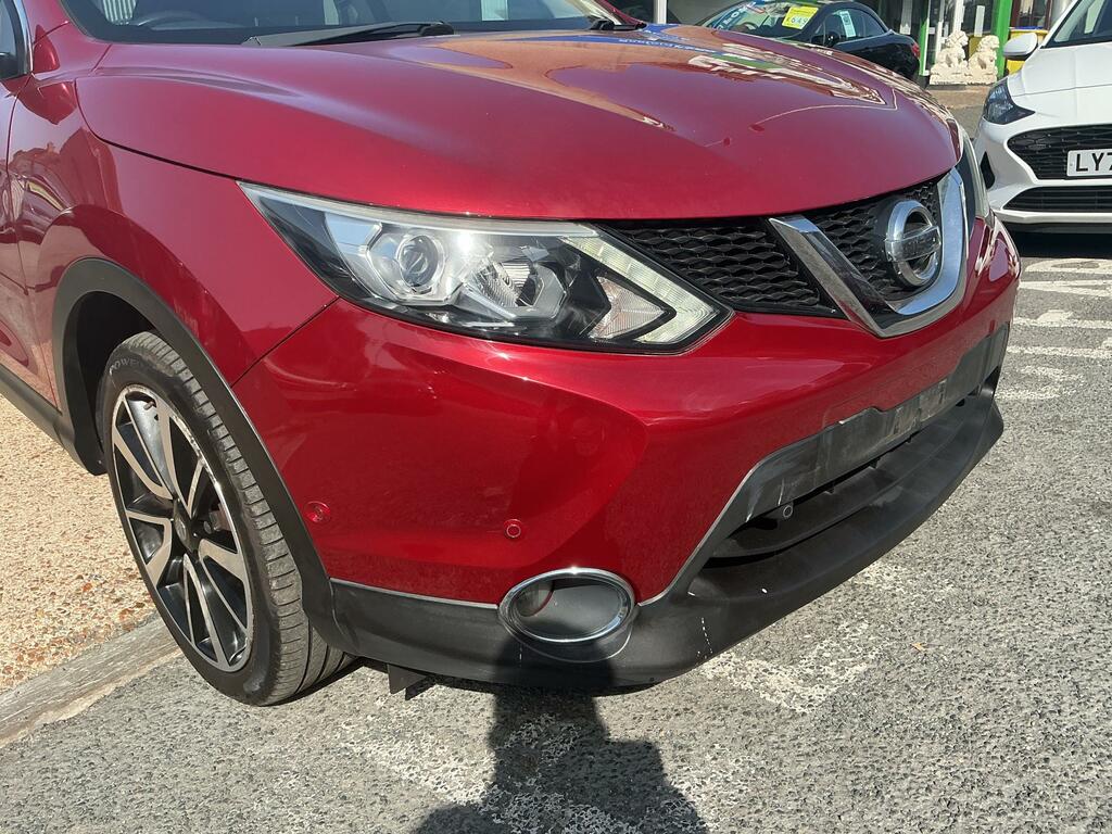 Nissan Qashqai 1.6 Dci Tekna Suv 2Wd Euro 6 S Red #2