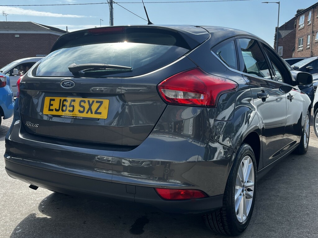 Ford Focus Hatchback 1.5 Tdci Zetec 201565 EJ65SXZ Grey #4