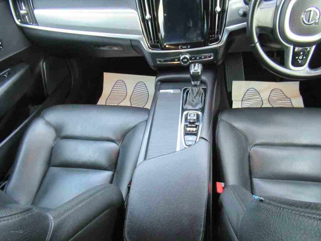 Volvo S90 2.0 D4 Momentum Geartronic DX68GYJ Grey #4