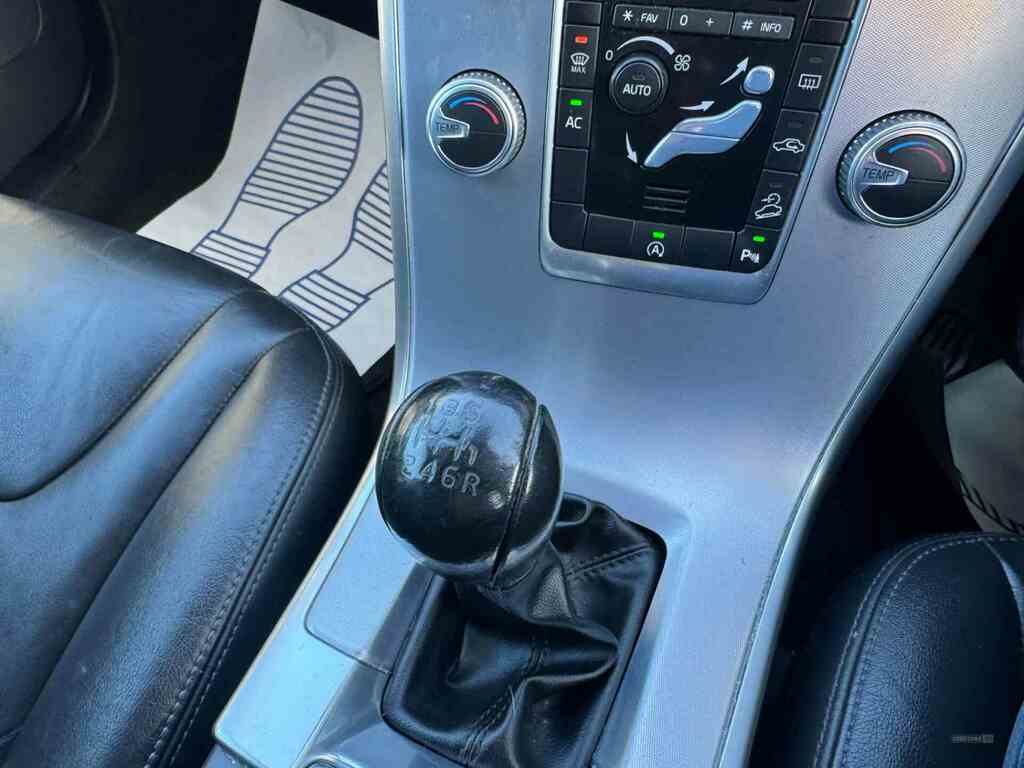 Volvo XC60 D4 190 Se Nav Awd DC66YBF #4